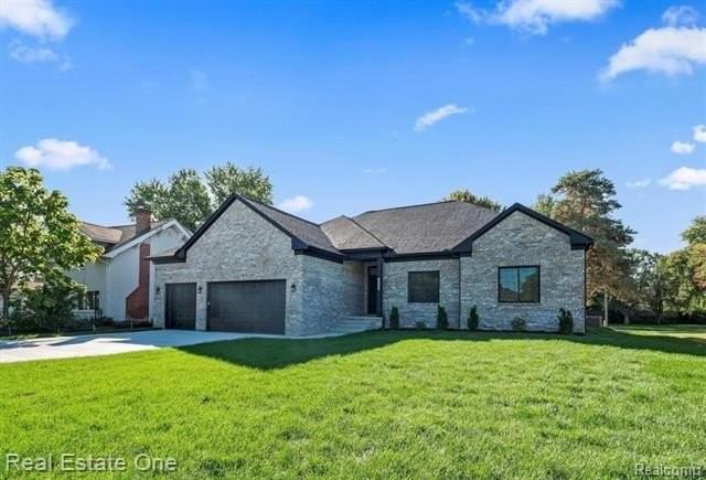 5636 Paris Dr - Photo 3 of 37
