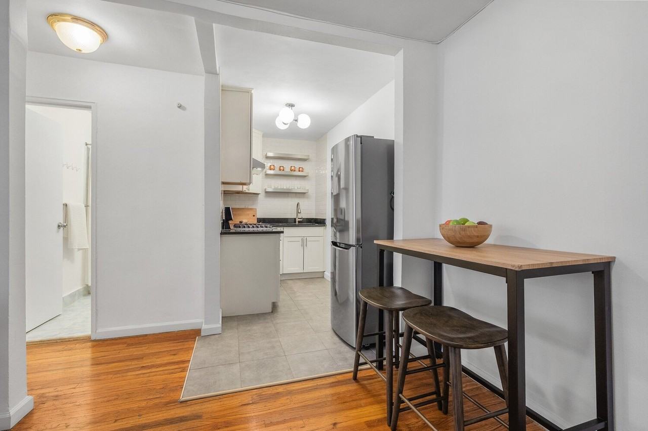 415 Argyle Rd #4W - Photo 5 of 11