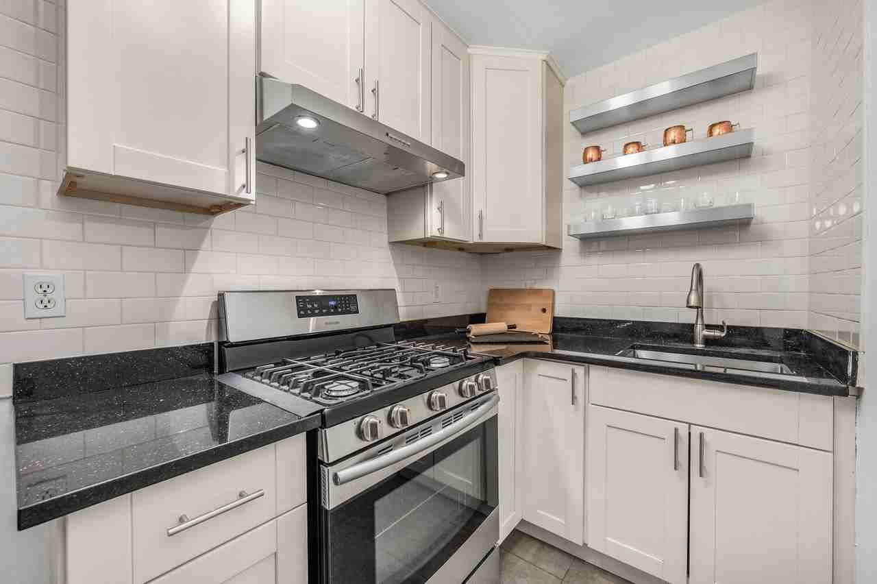 415 Argyle Rd #4W - Photo 7 of 11