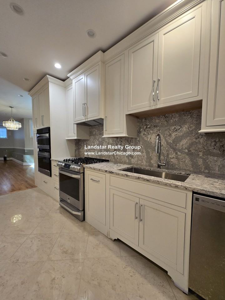 4634 N Saint Louis Ave #G - Photo 7 of 16
