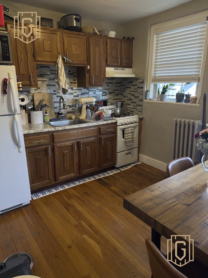 293 Spring Street Ext #3 - Photo 4 of 21