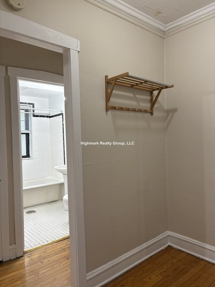 804 Sherman Ave #6 - Photo 7 of 11