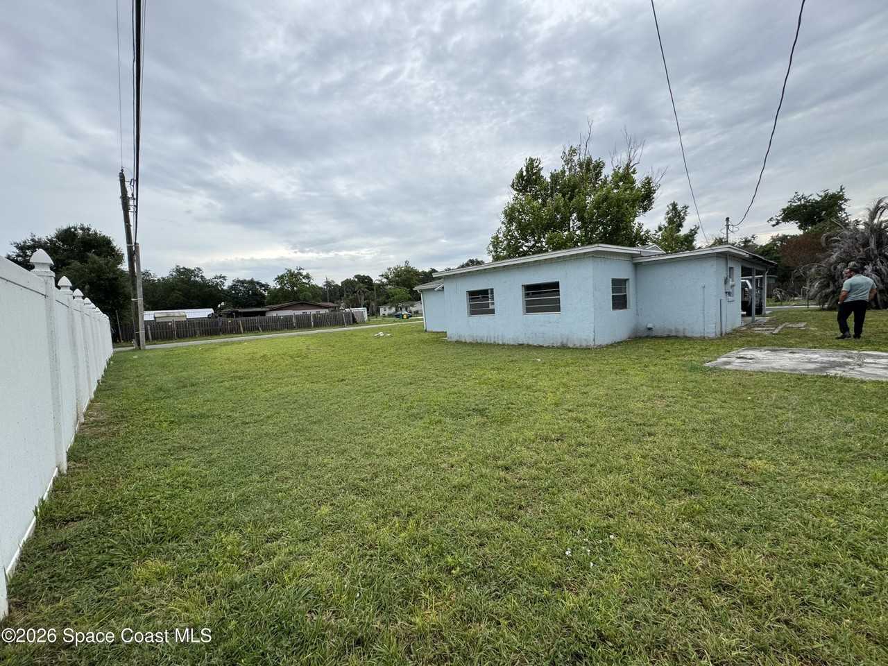 2506 Stratford Dr - Photo 2 of 16