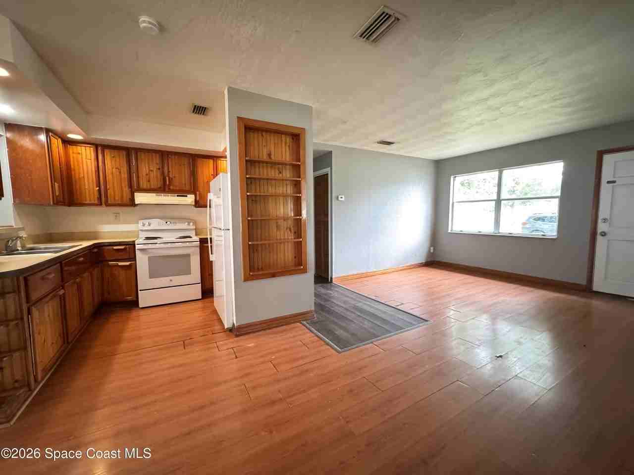 2506 Stratford Dr - Photo 6 of 16