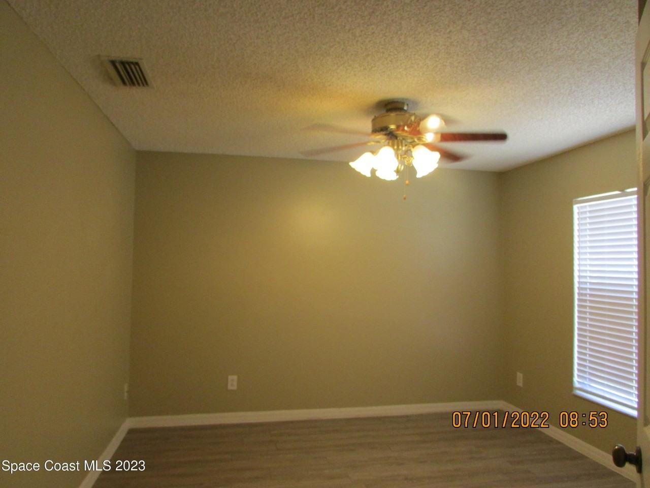 700 Benton Dr - Photo 4 of 28