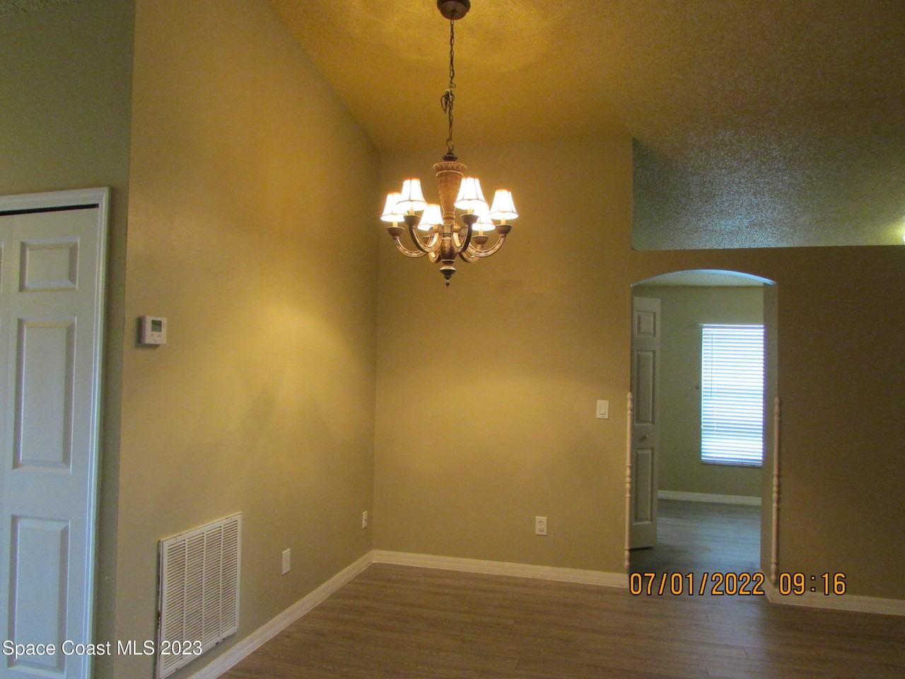 700 Benton Dr - Photo 6 of 28