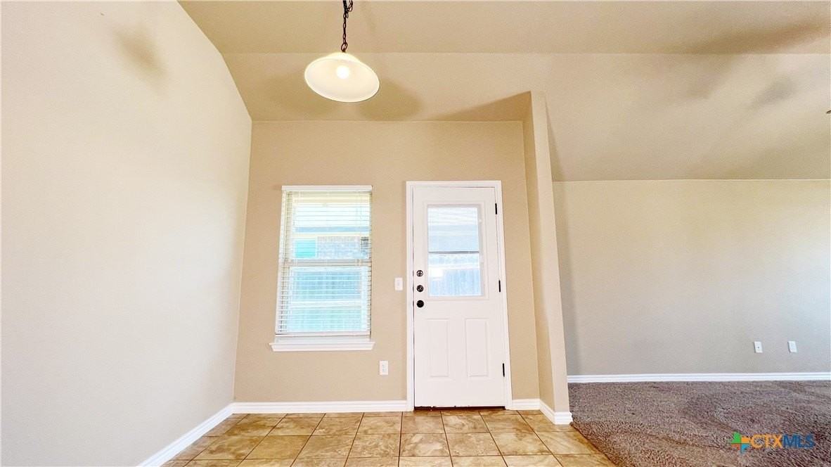 405 Sladecek Dr #B - Photo 4 of 24