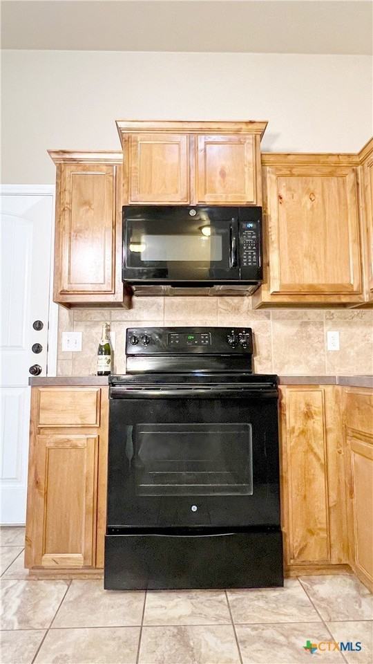 405 Sladecek Dr #B - Photo 6 of 24