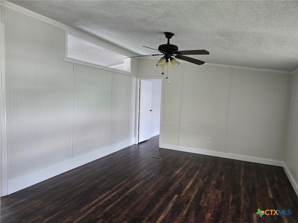 566 Gateway Cir - Photo 2 of 13