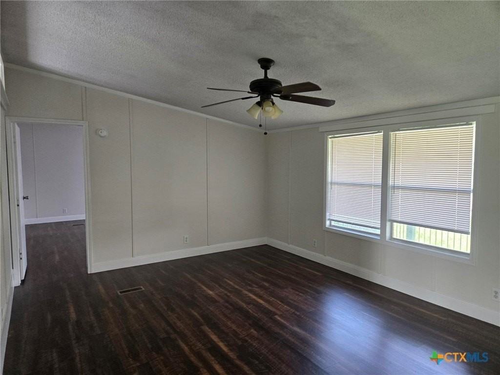 566 Gateway Cir - Photo 3 of 13