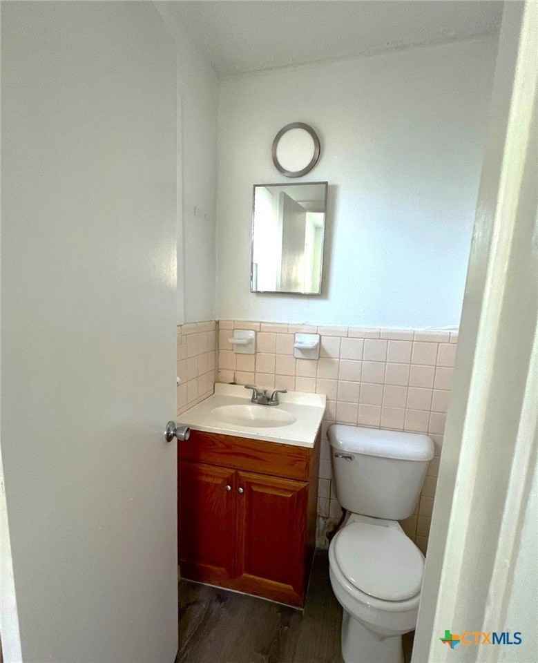505 Curry Ave - Photo 7 of 17