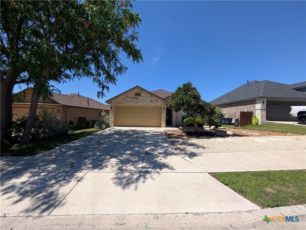 2937 Post Oak Cir - Photo 2 of 40