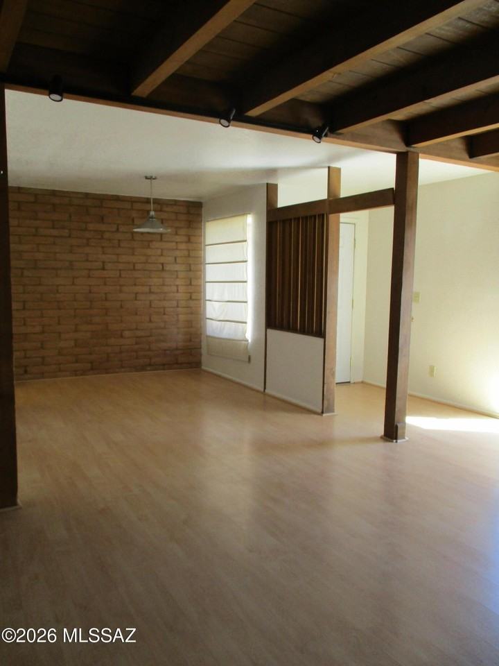 2777 N Treat Ave - Photo 6 of 19
