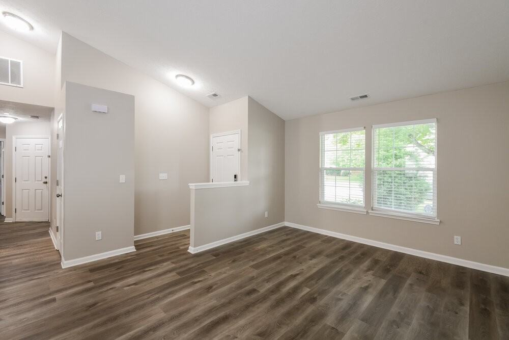 981 Ariel Way - Photo 3 of 16