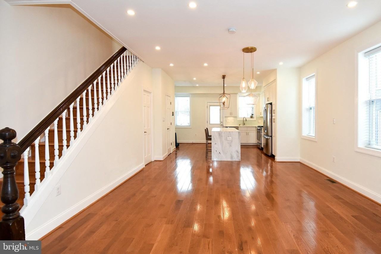 1117 Montello Ave Ne - Photo 6 of 50