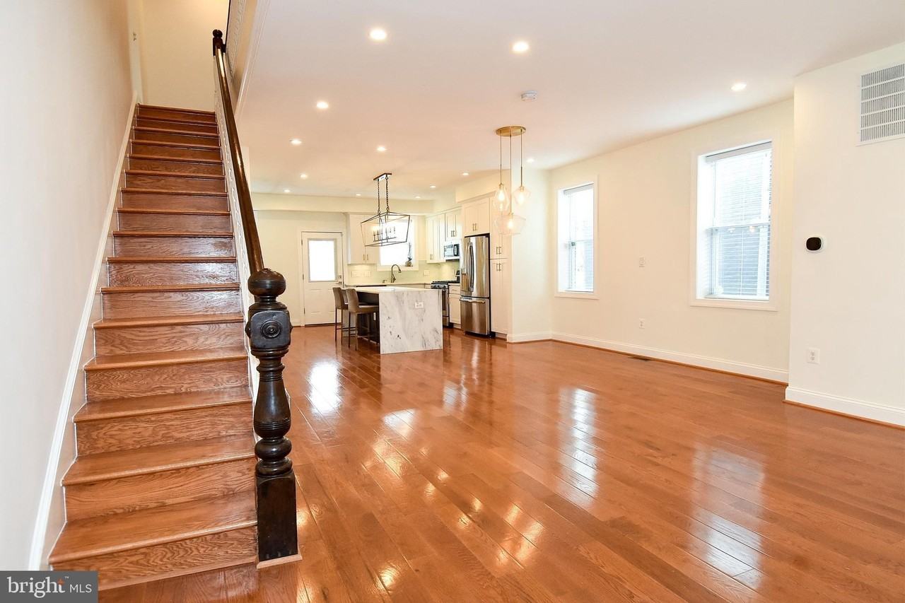 1117 Montello Ave Ne - Photo 7 of 50