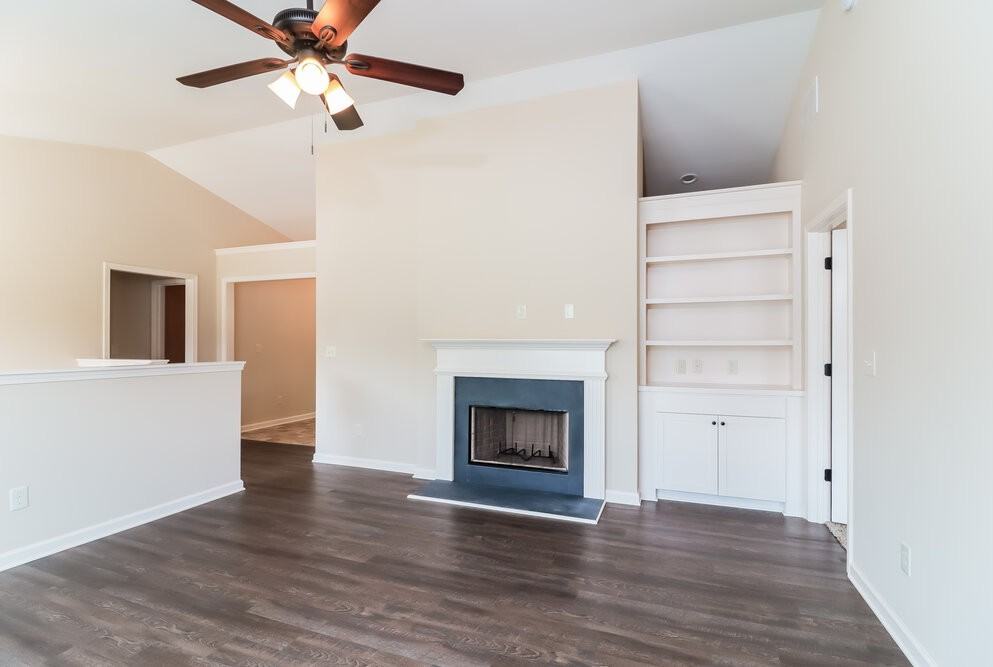 427 Charleston Pl - Photo 5 of 17