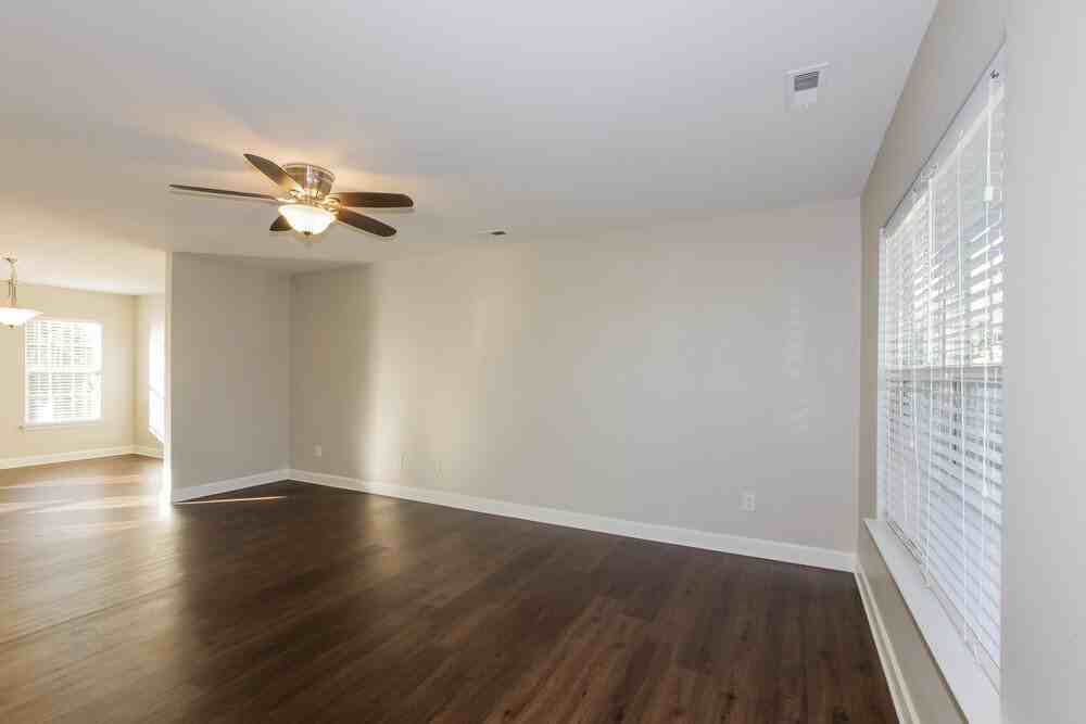 1041 Ramsgate Dr Sw - Photo 2 of 16
