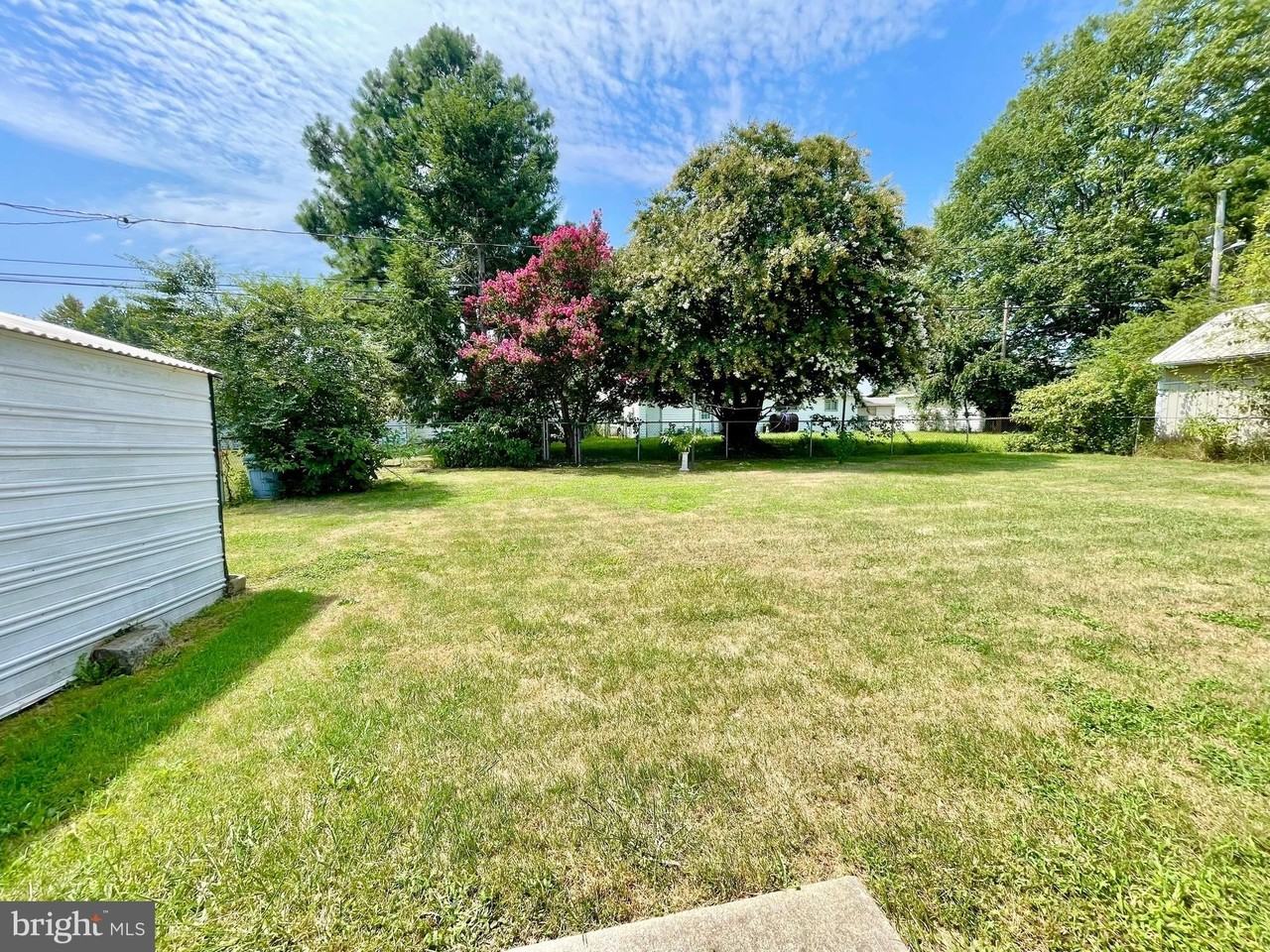 1416 S Governors Ave - Photo 3 of 21