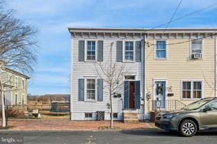 221 Chestnut St #1 - Photo 1 of 1