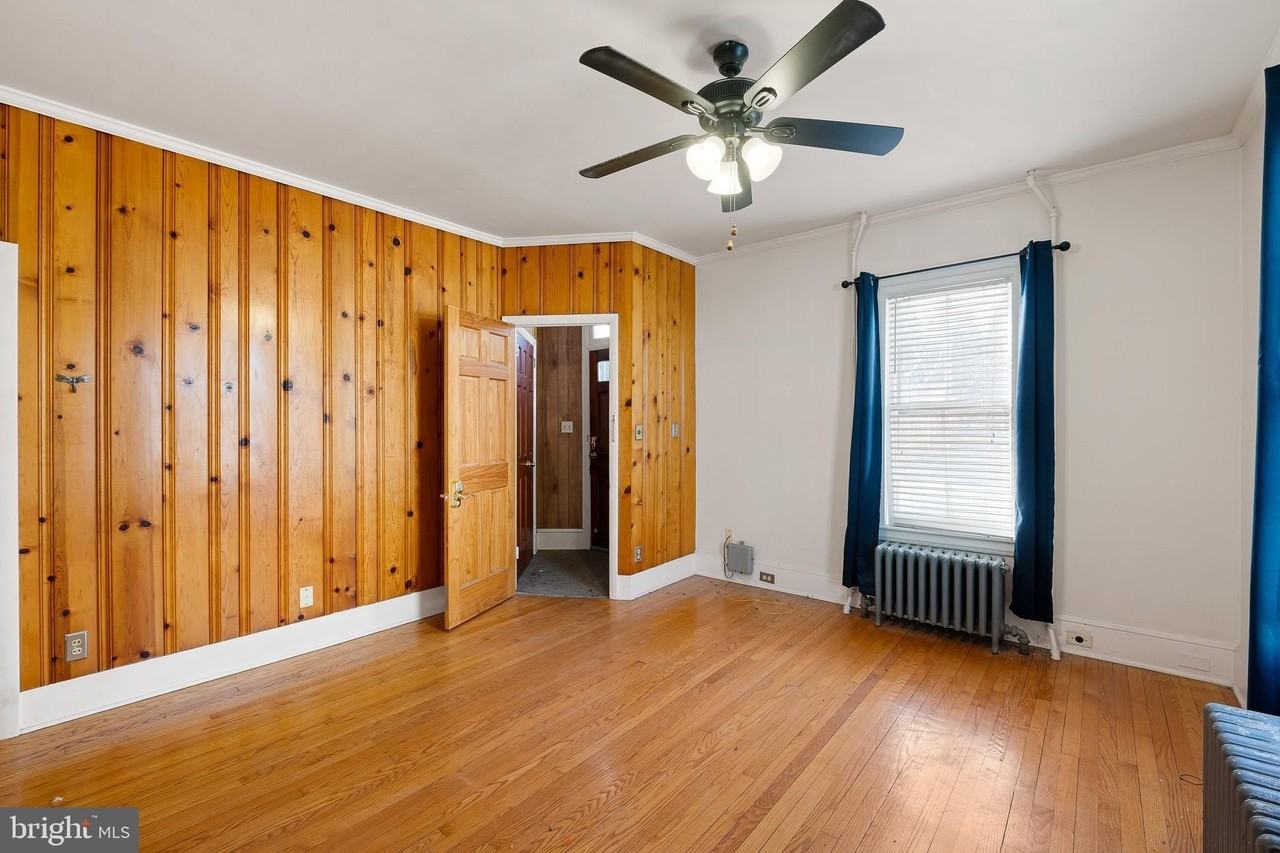 221 Chestnut St #1 - Photo 3 of 25