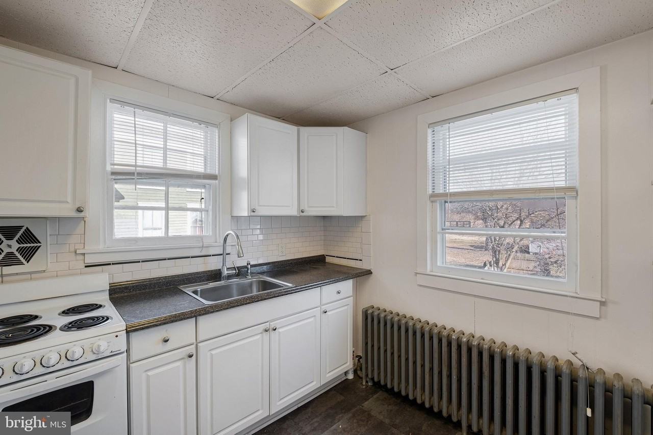 221 Chestnut St #1 - Photo 7 of 25