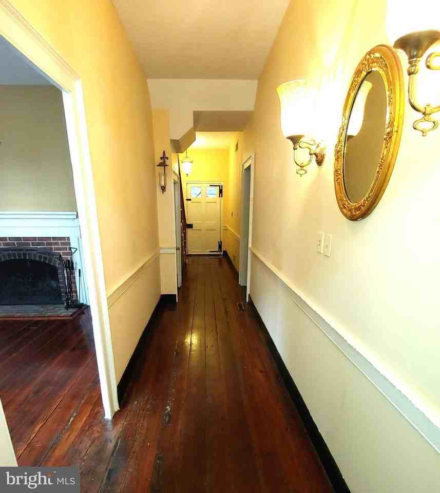 30 Cornhill St - Photo 4 of 50