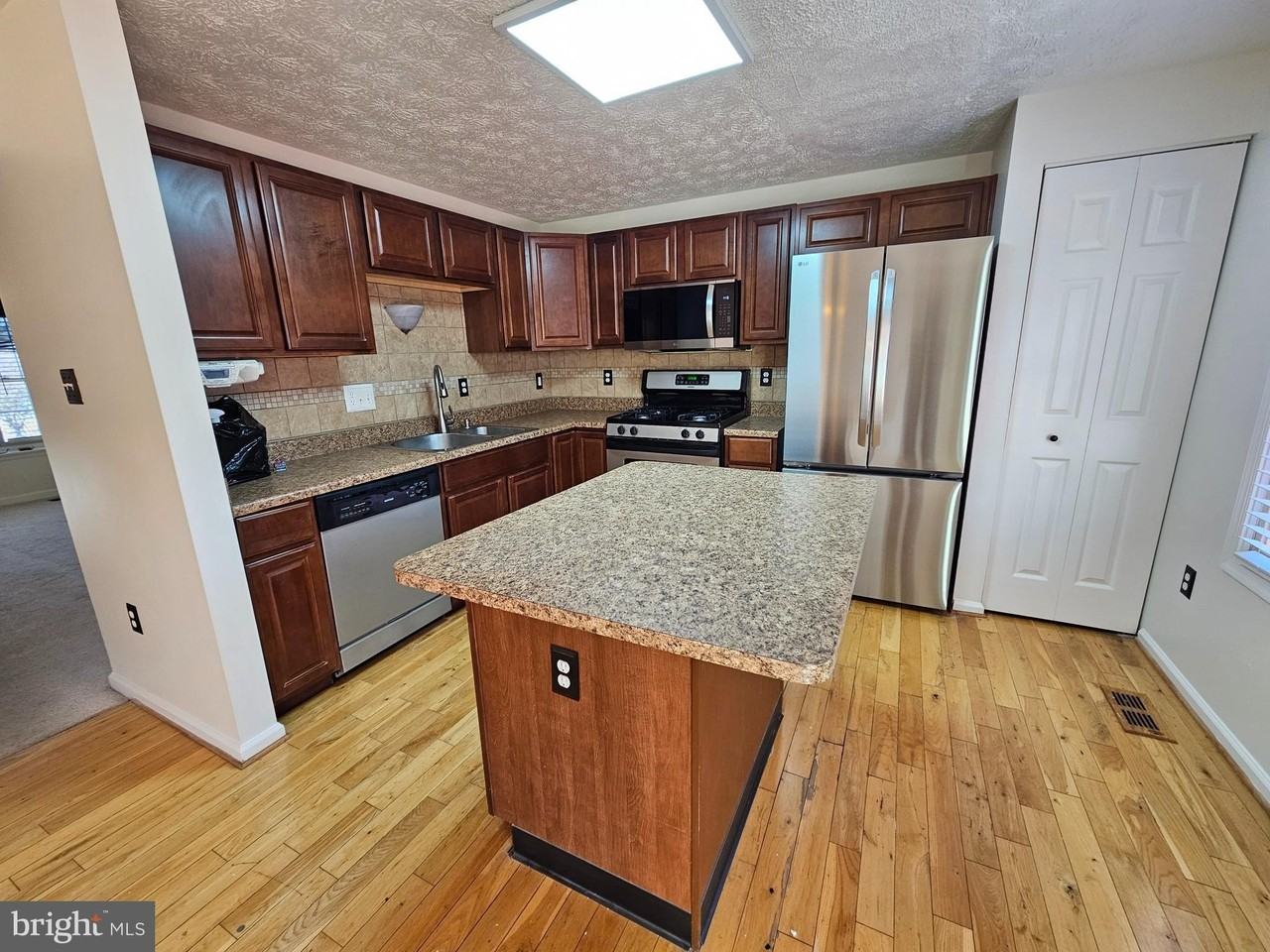 703 Quiet Pond Ct - Photo 7 of 19
