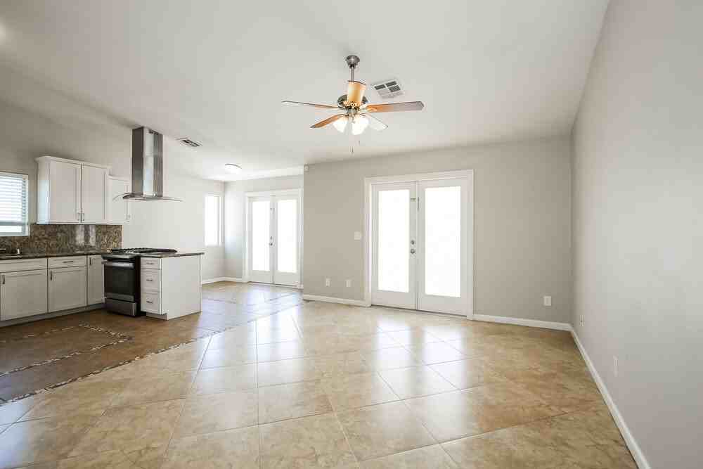 3927 Blue Coral Dr - Photo 3 of 16