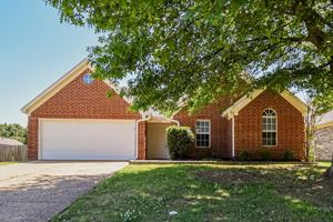 featured image of 5746 Oakley Dr