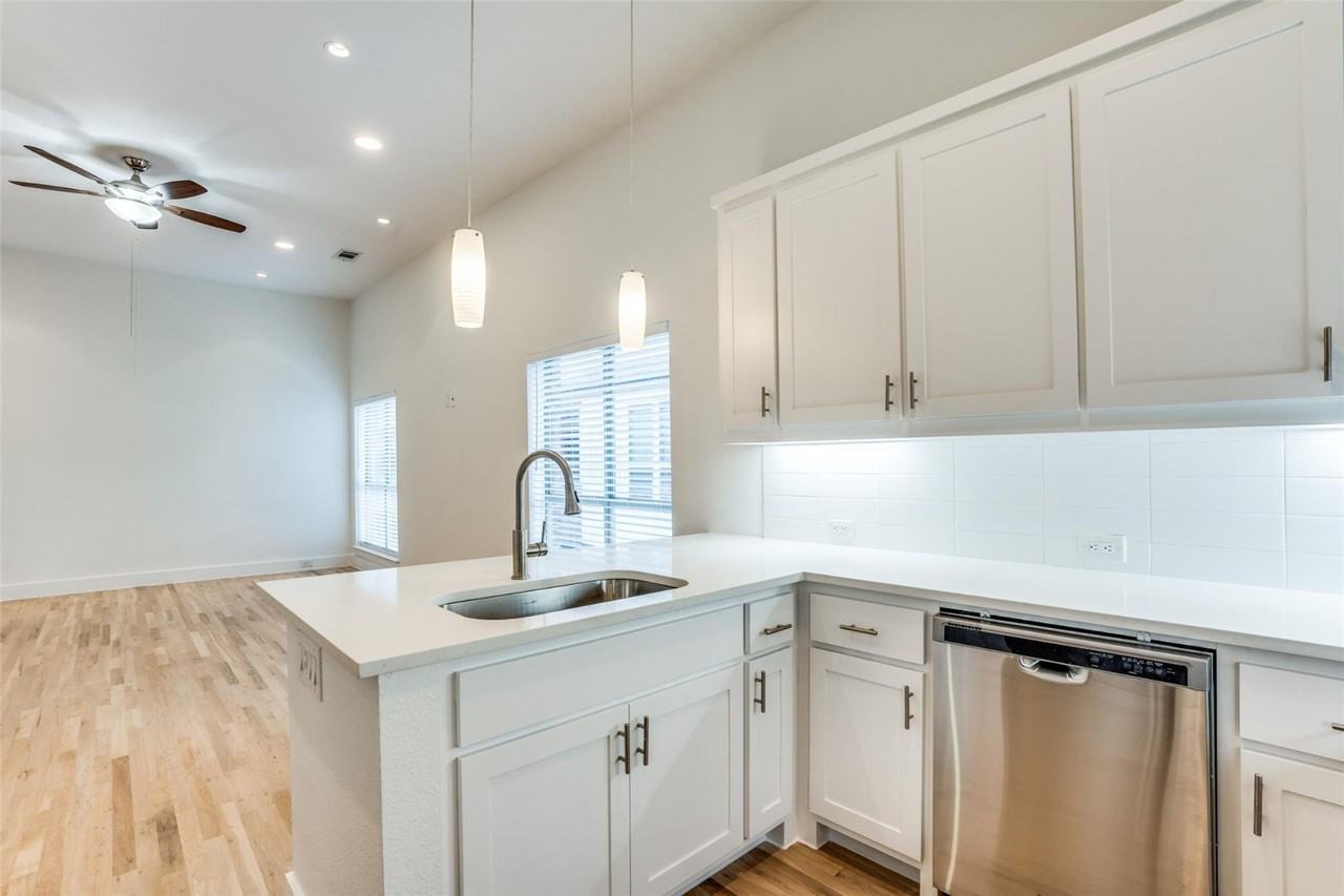 5017 Manett St #105 - Photo 7 of 21