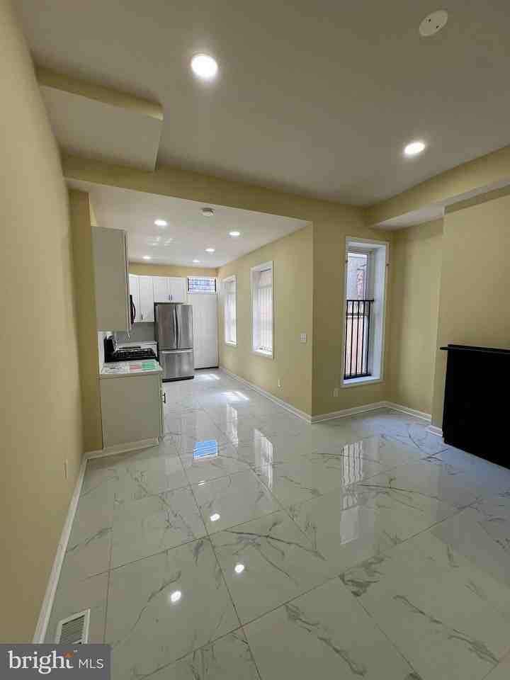 1725 Druid Hill Ave - Photo 3 of 22
