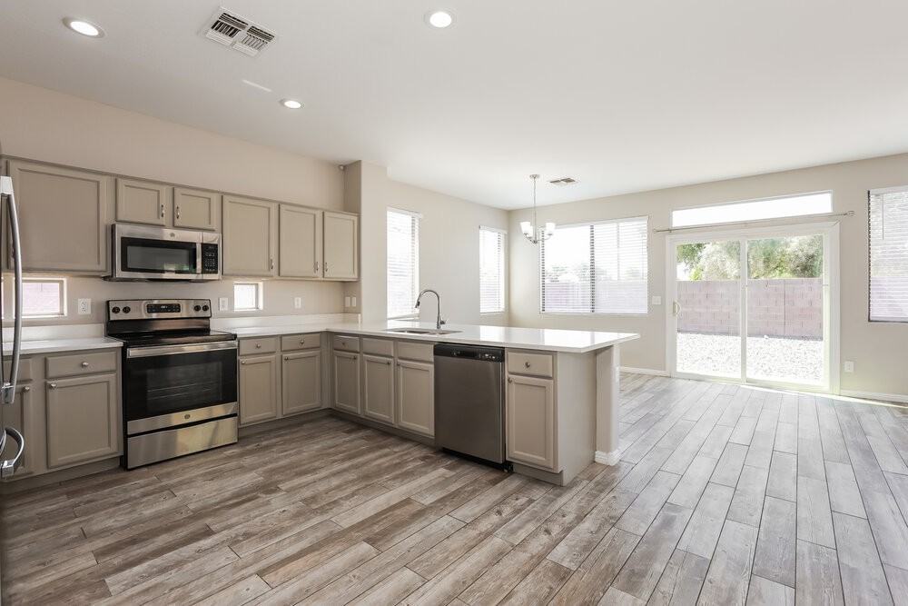 3329 E Powell Ct - Photo 7 of 16