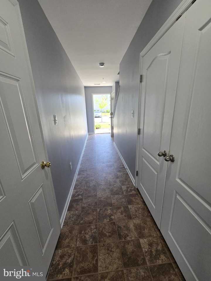 7720 Village Park Dr - Photo 4 of 43