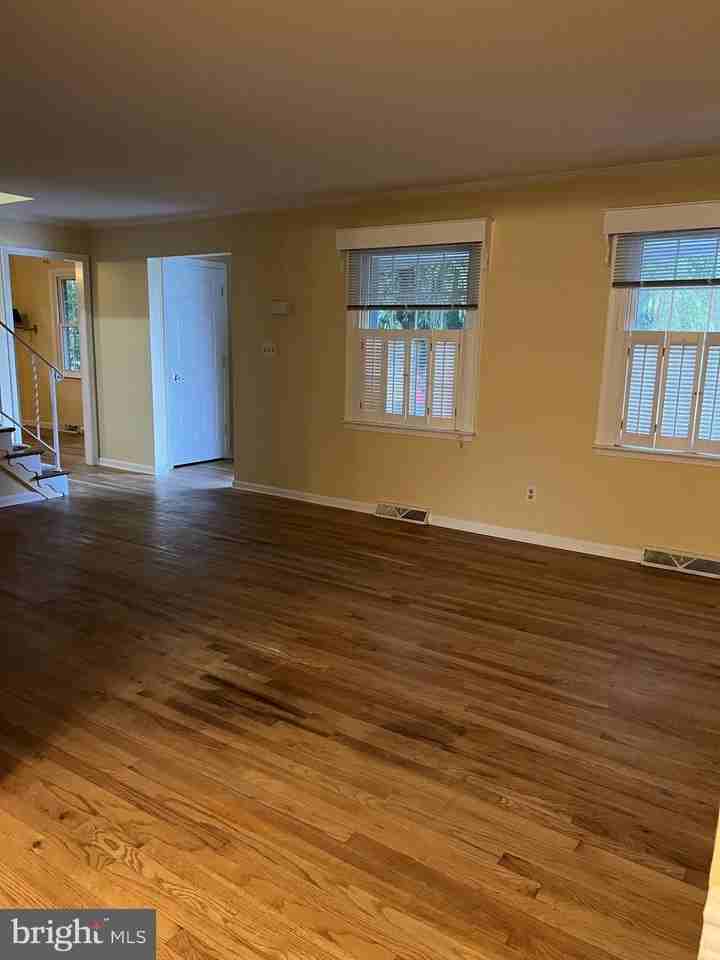 104 Cedar St - Photo 3 of 14