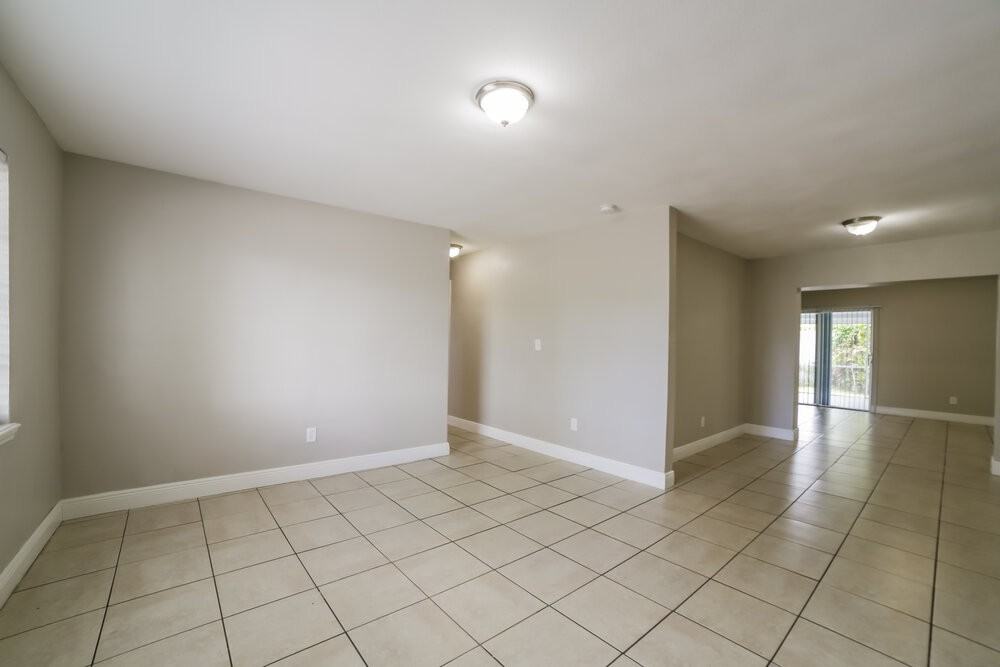 13620 Monroe St - Photo 4 of 16