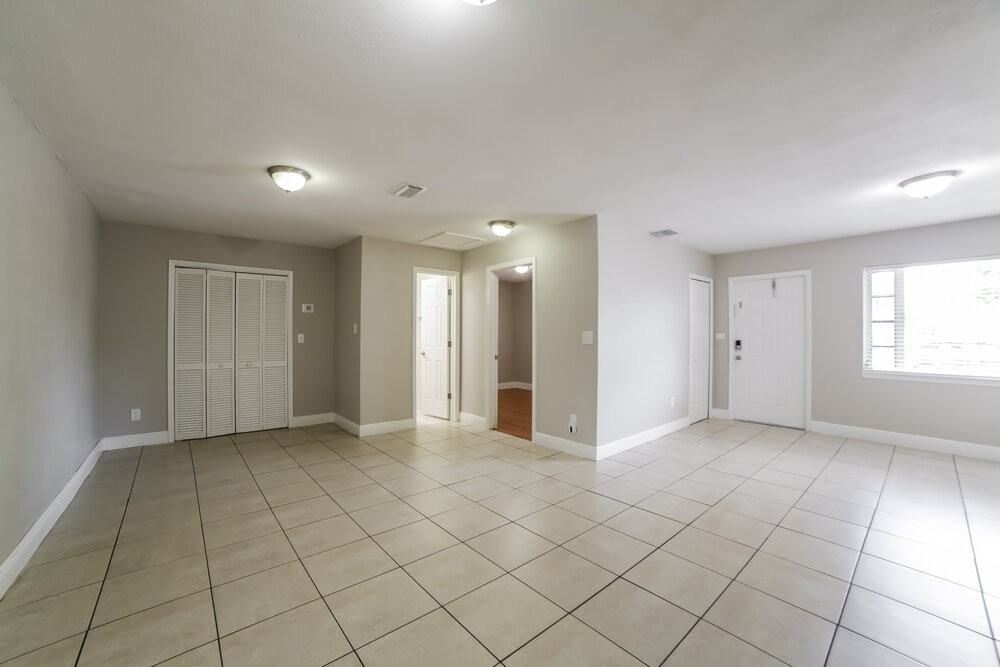 13620 Monroe St - Photo 5 of 16