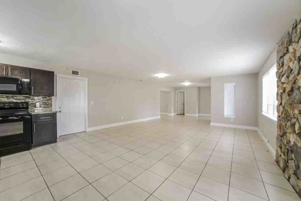13620 Monroe St - Photo 6 of 16