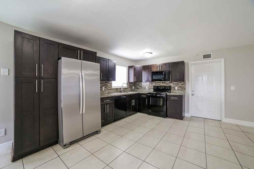13620 Monroe St - Photo 7 of 16