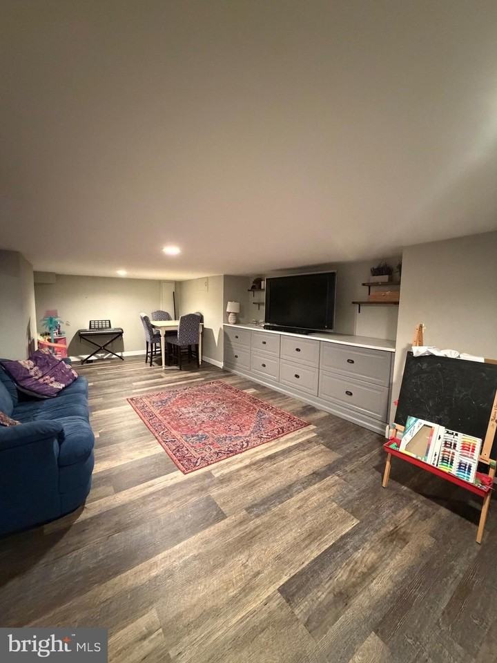 5515 38th Ave - Photo 4 of 18