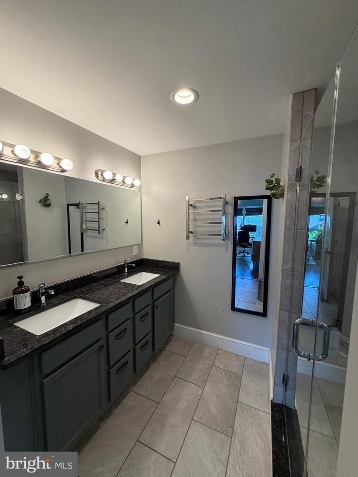 5515 38th Ave - Photo 5 of 18