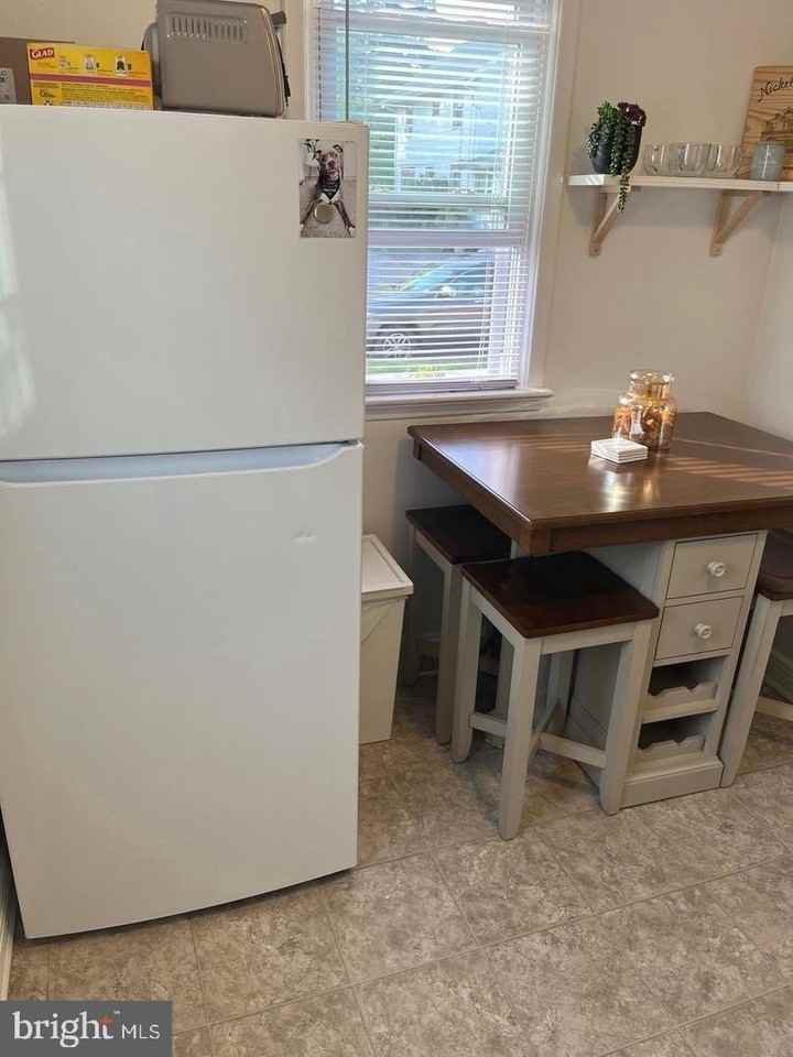 128 Princeton Rd - Photo 5 of 9