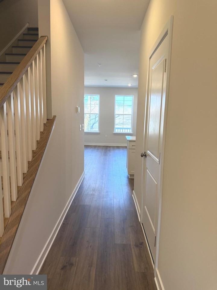 115 Abramo Victor Dr - Photo 5 of 50