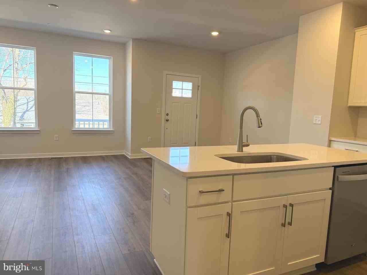 115 Abramo Victor Dr - Photo 6 of 50