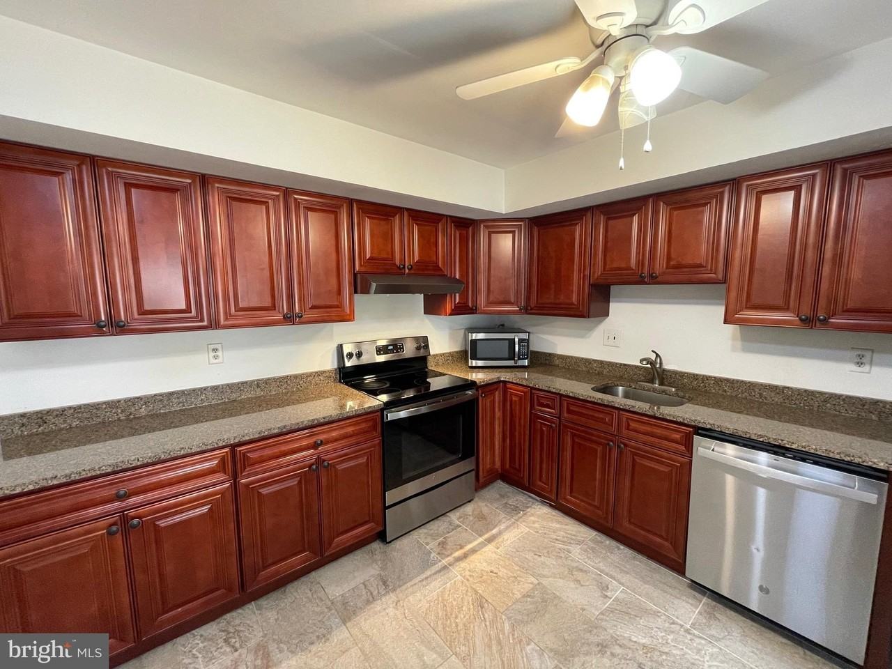 3314 Roxbury Rd - Photo 6 of 26