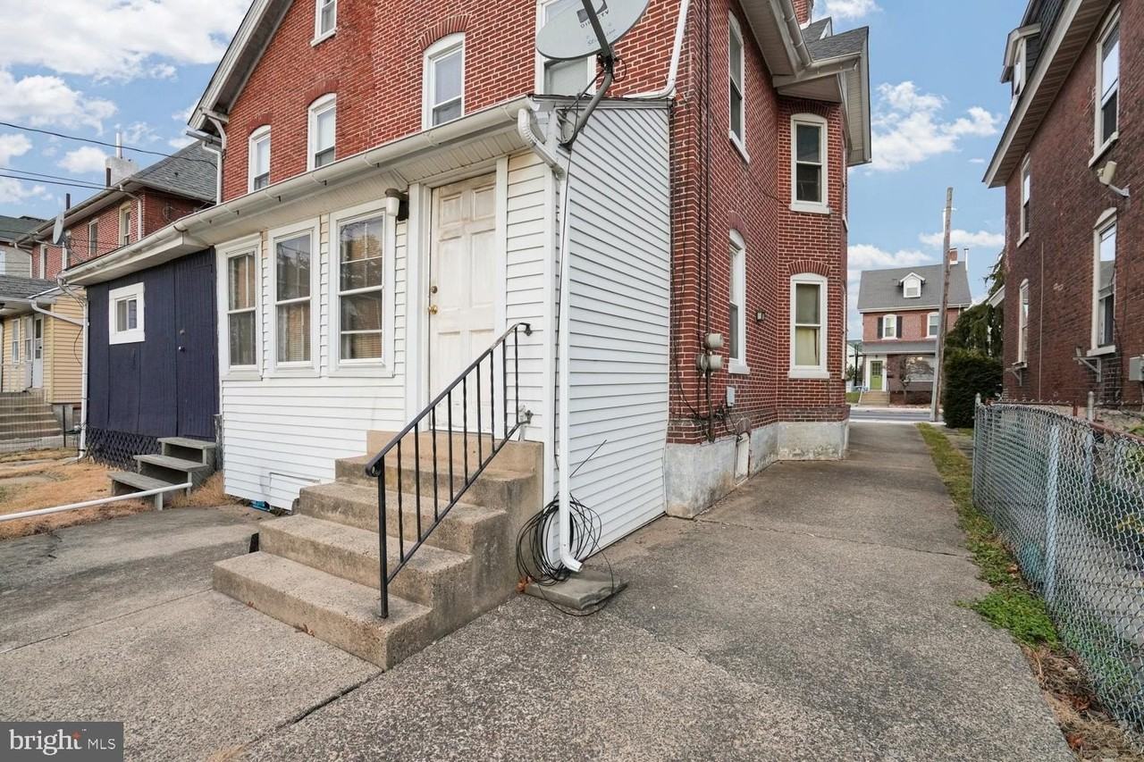 174 E Main St - Photo 4 of 15