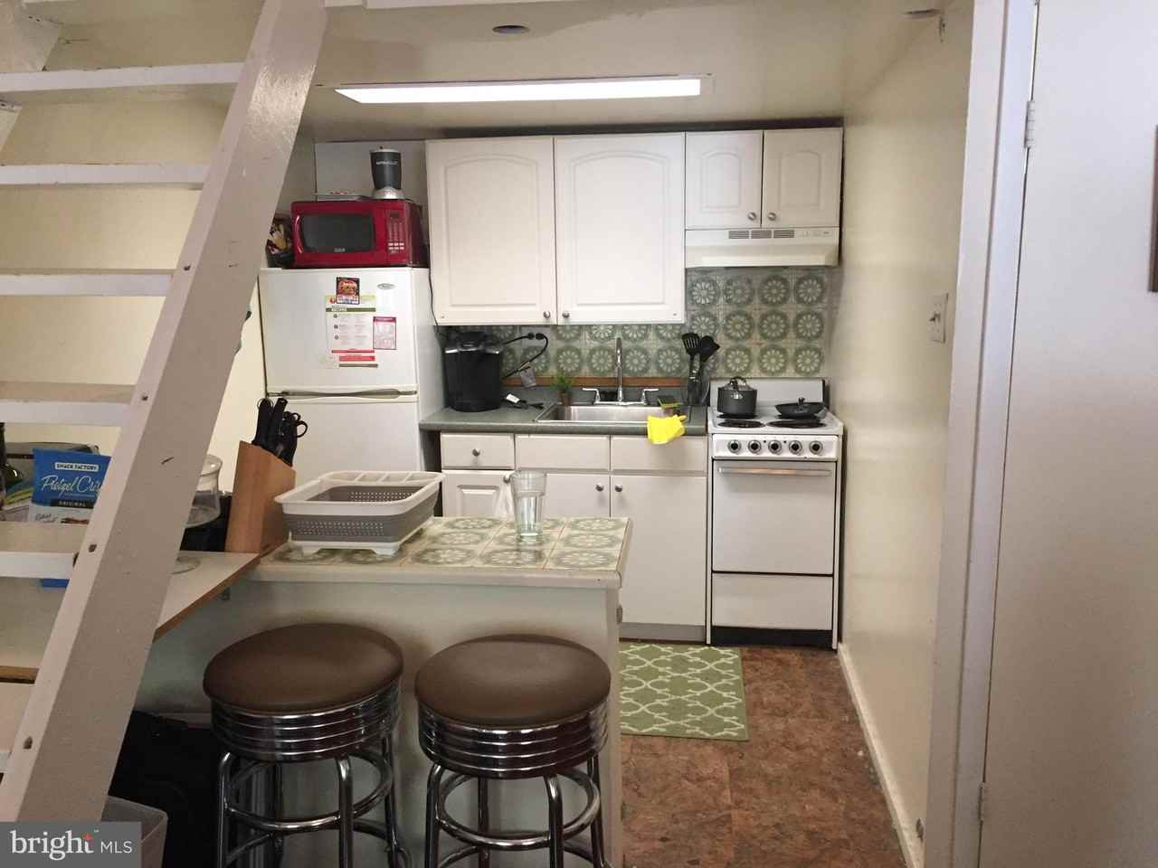 1104 Spruce St #1 - Photo 2 of 4