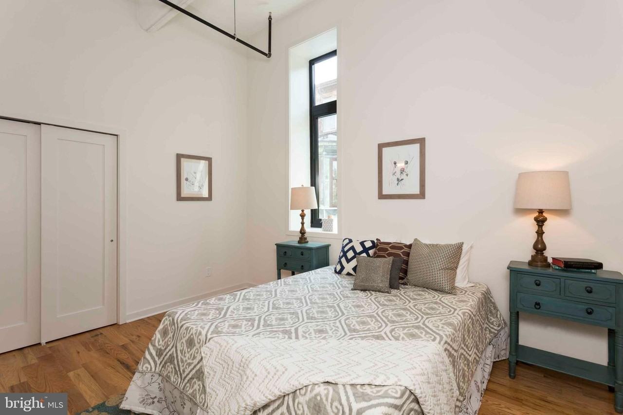 2028 Rittenhouse Sq #302 - Photo 4 of 13