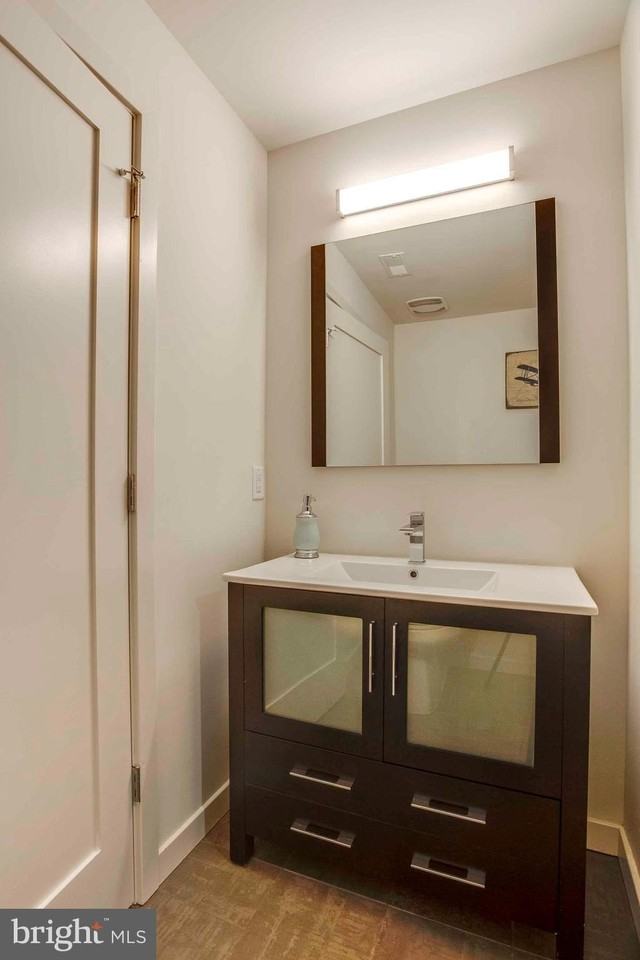 2028 Rittenhouse Sq #302 - Photo 6 of 13