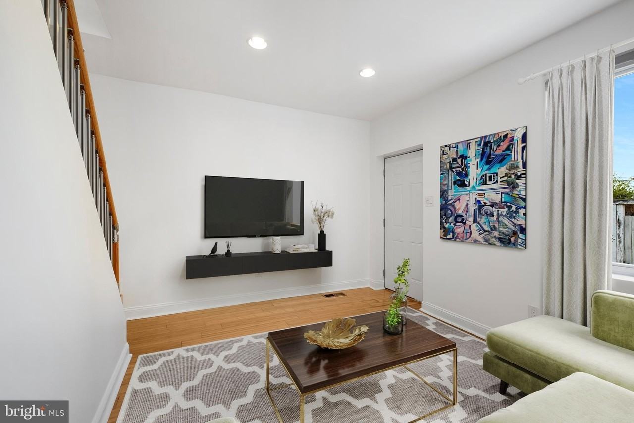 2539 Webb St - Photo 5 of 31